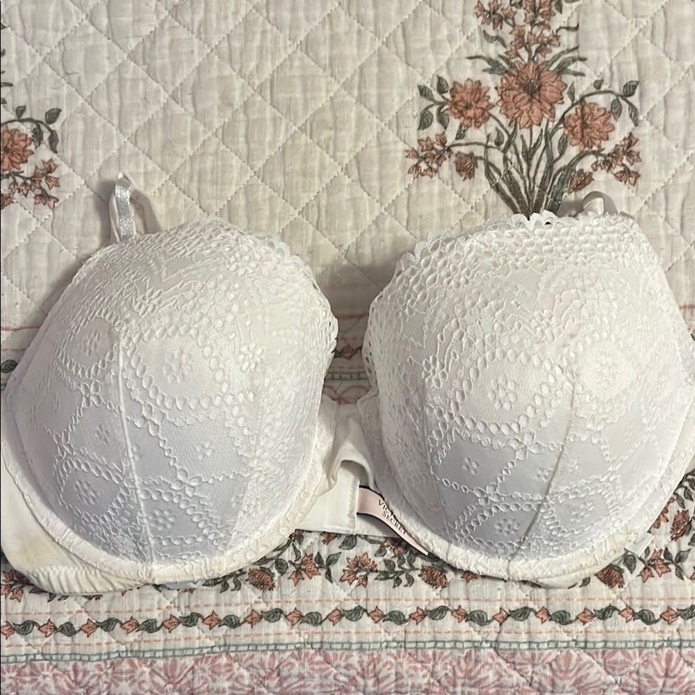 victoria’s secret bra 40C lined demi